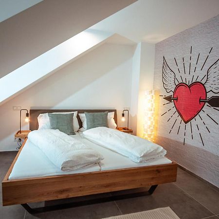 Ferienwohnung Moselherz - Urlaub Im Wein- Und Ferienort 베콘드 외부 사진